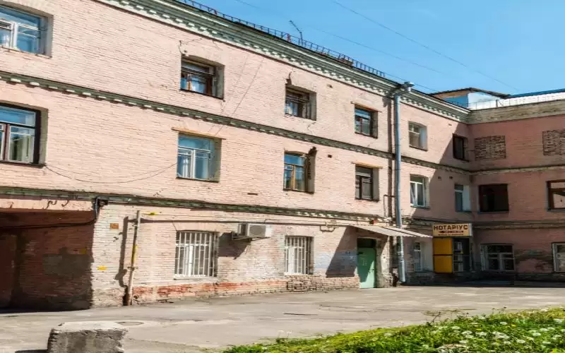 رصاصاتها لم تفارق جسده.. الأوكرانية التي