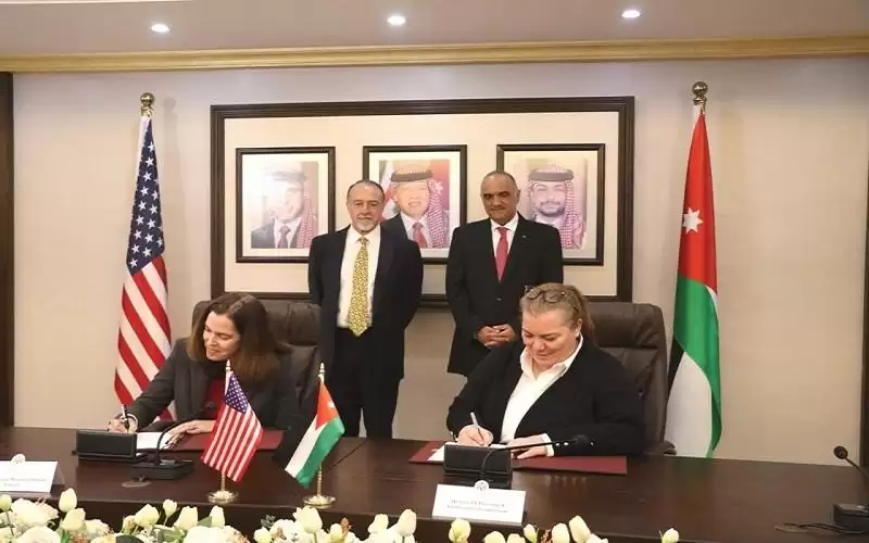 توقيع اتفاقية المنحة الأميركية النقدية السنوية