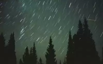 الأرض تشهد منظرا رائعا ليلة يوم