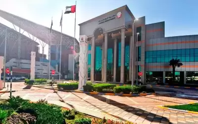 امرأة تطالب طليقها بدفع 93 ألف
