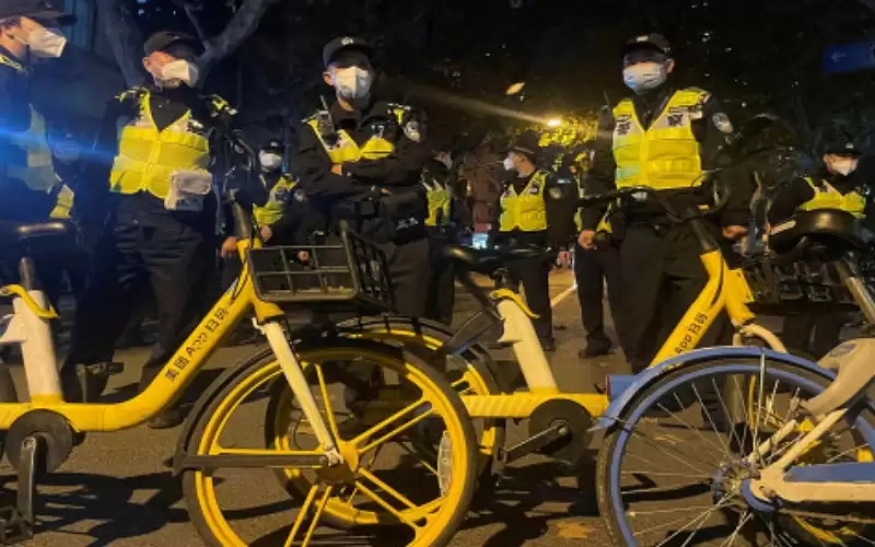 بايدن يتابع من كثب التظاهرات في