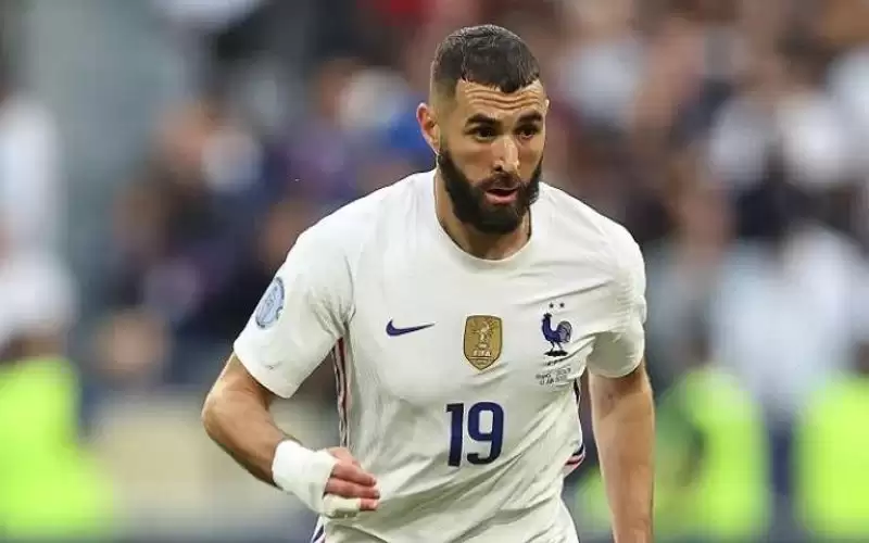 رغم تكذيب ديشامب.. 3 أرقام تعيد