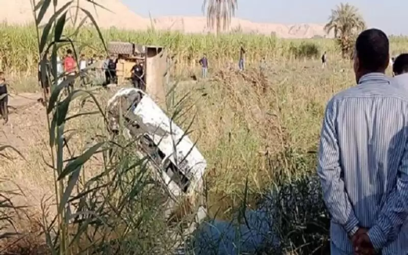 انقلاب حافلة أطفال في مجرى مائي