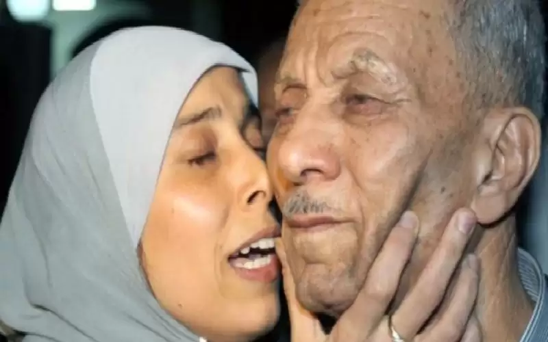 والد المحررة أحلام التميمي