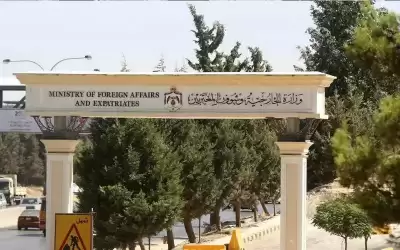 دعا لإضاءة جسر عبدون.. الخارجية تحظر