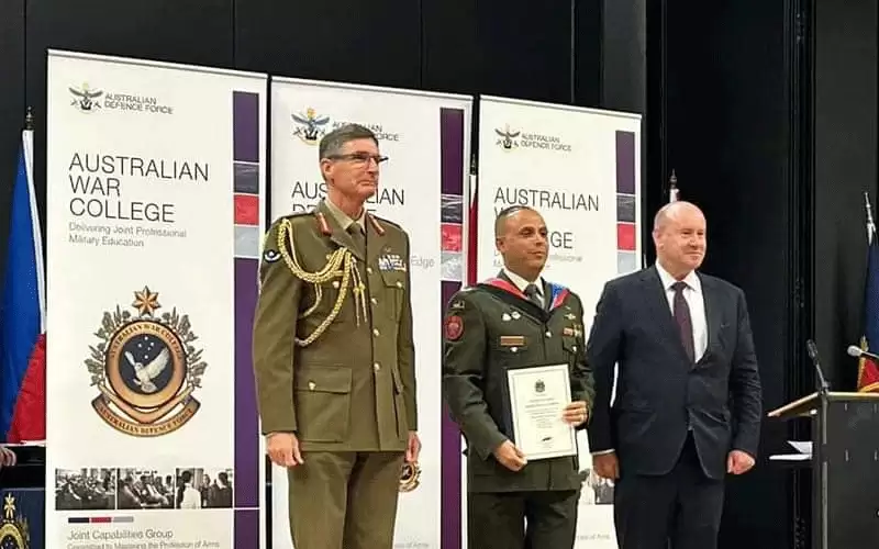 الماجستير لعبدالله العجالين من كلية الدفاع