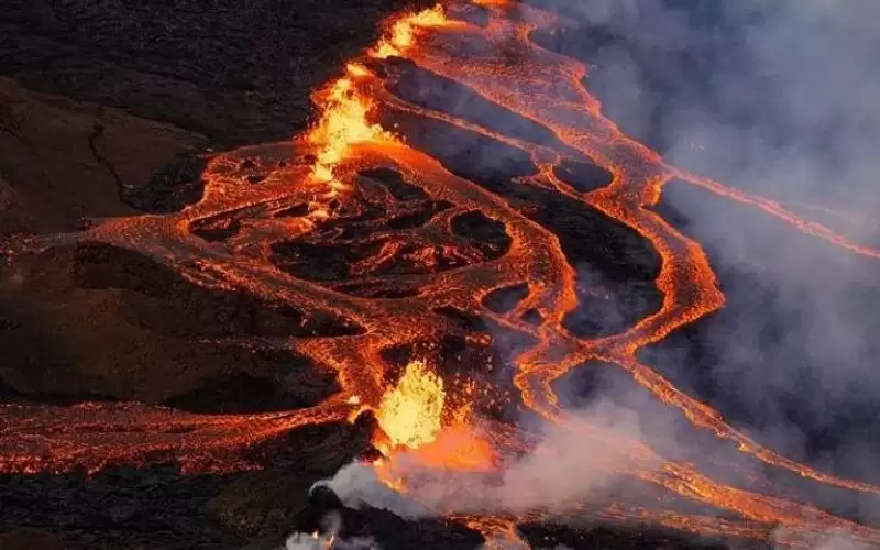 ثوران أنشط براكين العالم يخطف الأبصار..