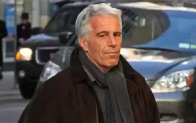 فضائح الجنس تطارد جيفري إبستين بعد