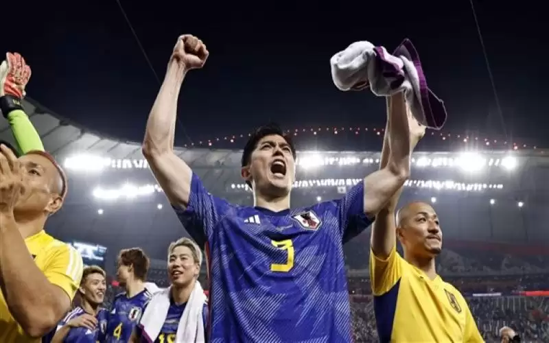 دموع وهتافات ورسومات.. الشعب الياباني يحتفل