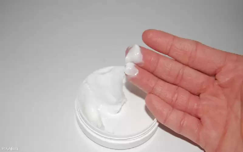 فقدت بصرها بسبب كريمات تبييض البشرة