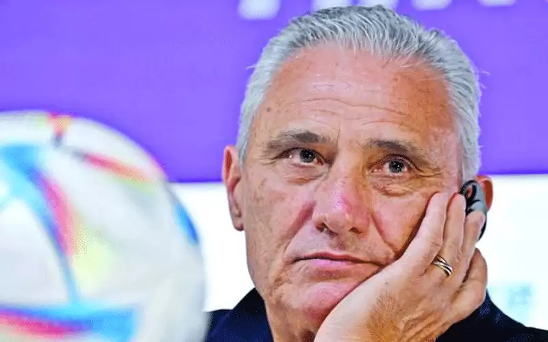 أول تعليق من مدرب البرازيل بعد