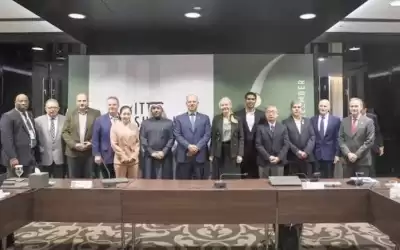 الأمير فيصل يشارك في اجتماعات تنفيذية