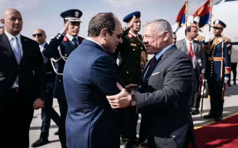 زيارة الملك إلى الجزائر.. توطيد العلاقات