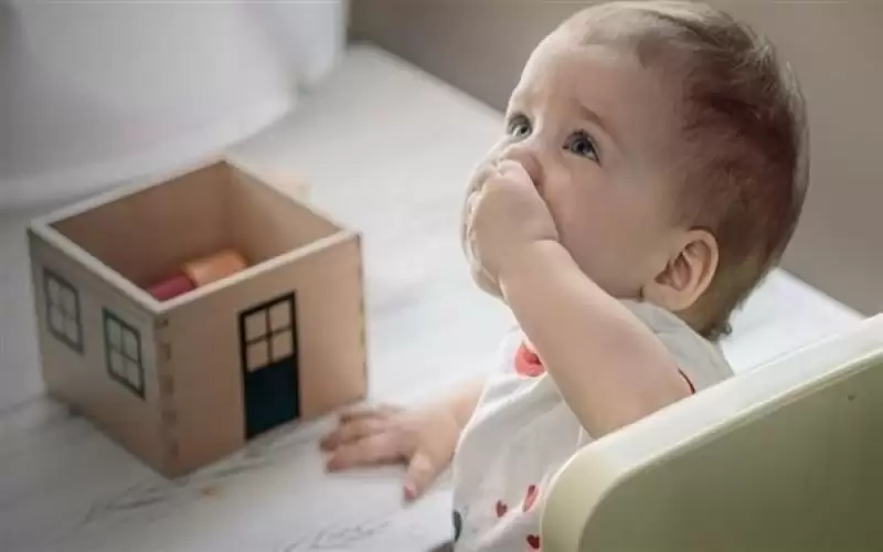 ما العمل عند ابتلاع الطفل مغناطيسا؟