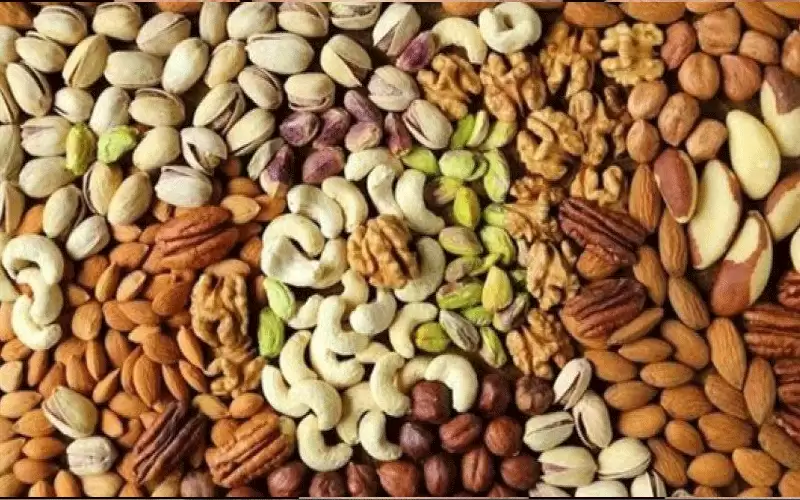 نوع من المكسرات سيساعدك بتخفيف الوزن