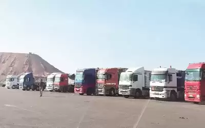 إضراب الشاحنات يشل حركة المناولة بموانئ