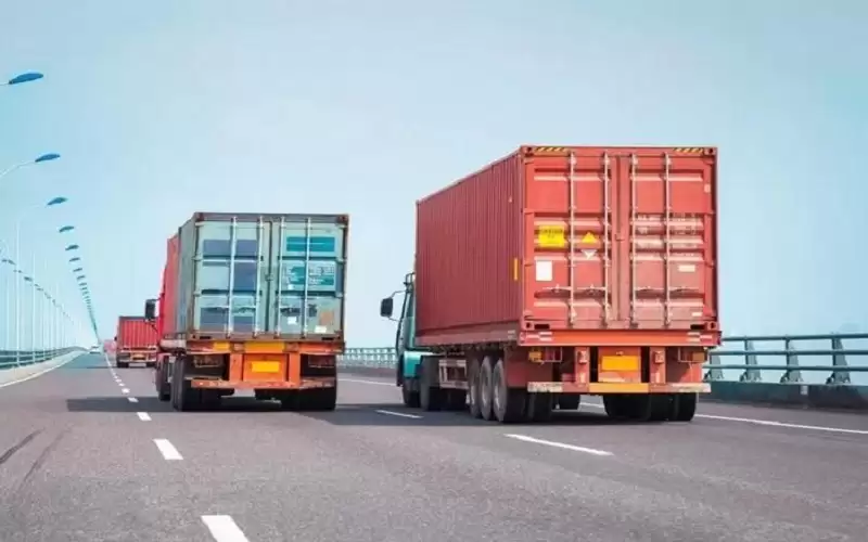 النقل تشكل لجنة لدراسة مشاكل أصحاب