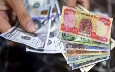 الدولار يبتلع الدينار.. العراق أمام مفترق