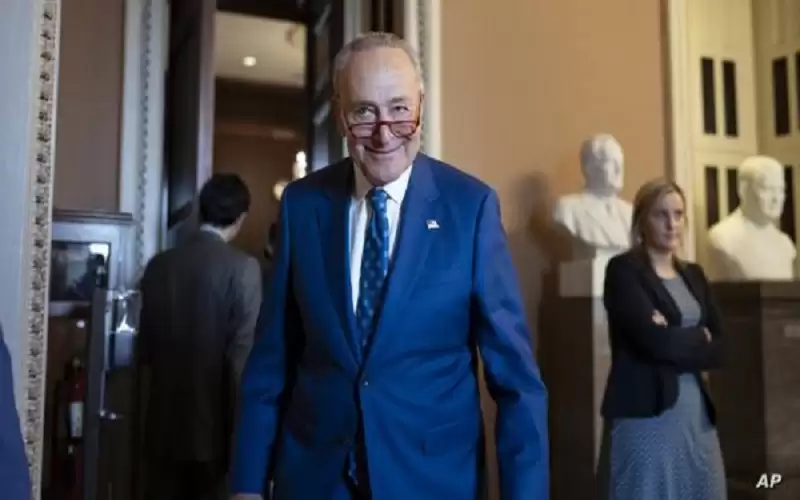 إعادة انتخاب شومر زعيما للديمقراطيين في