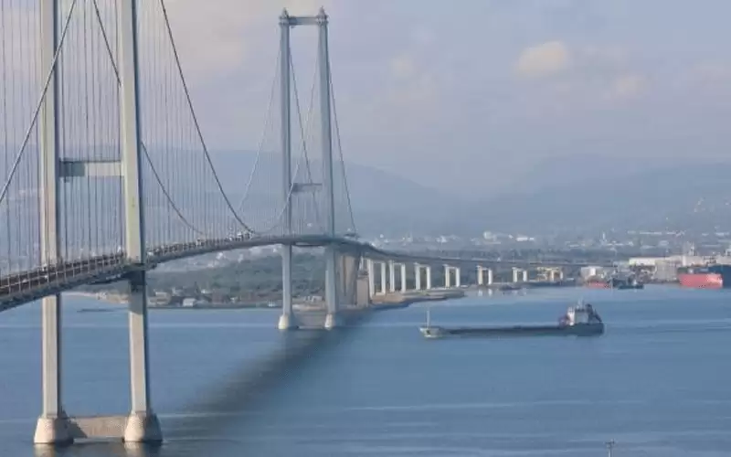 ارتفاع عدد الناقلات التي تنتظر عبور