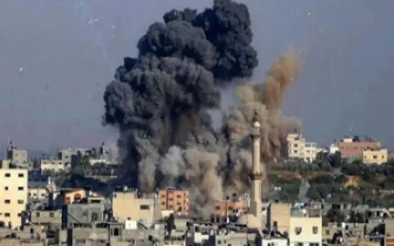 استشهاد فلسطيني بغزة متأثرا بإصابته