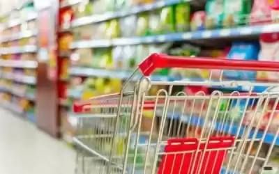مواطنون يشكون: سلع غذائية بأسعار مضاعفة