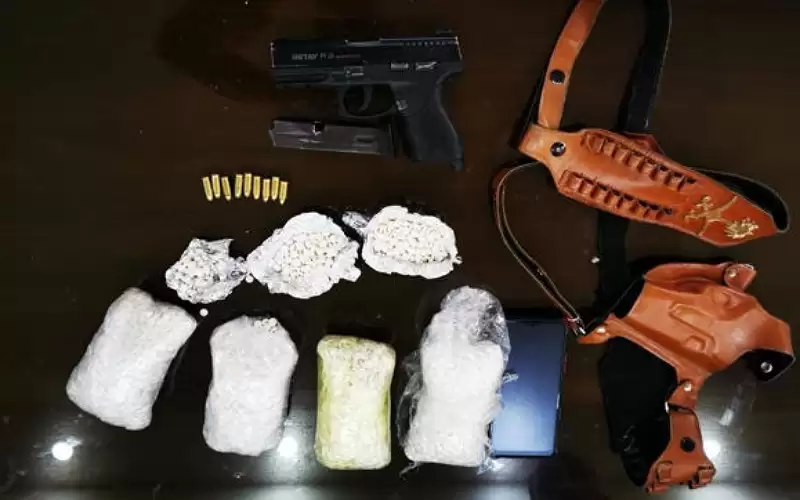 ضبط تاجري مخدرات بعد مقاومة في