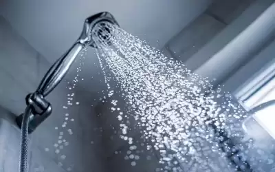 ماذا يحدث لجسمك عند الاستحمام بالماء