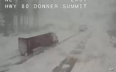 عاصفة ثلجية قوية تضرب غرب أمريكا