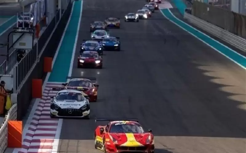 إيه إف كورس يعود إلى ساحة