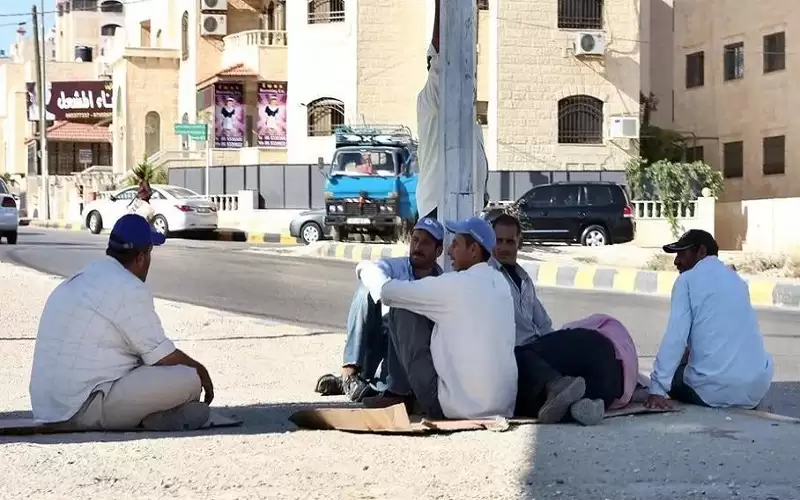 تحويل مستحقات 126 عاملا مصريا غادروا