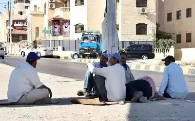 تحويل مستحقات 126 عاملا مصريا غادروا