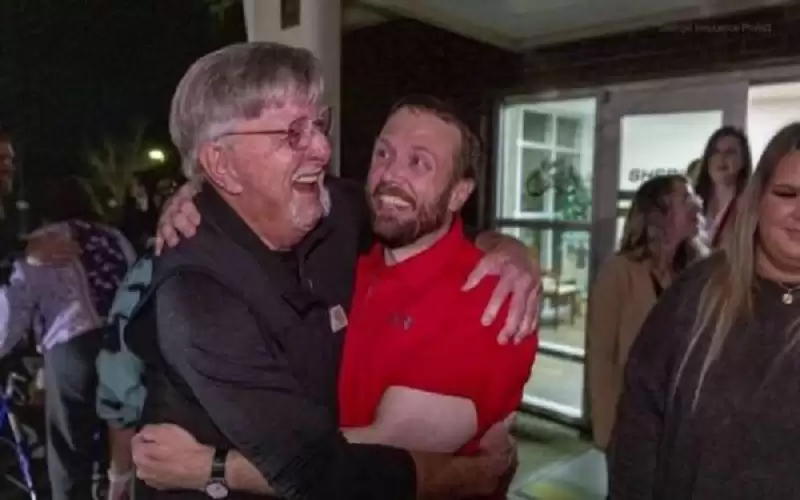 بعد سجنه 25 عاما .. براءة