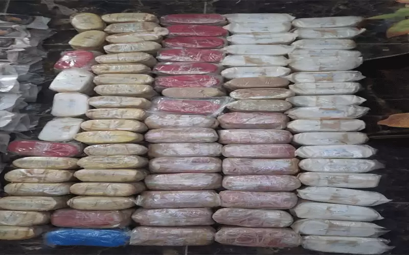 الجيش يصيب مهربين ويضبط 1.2 مليون