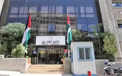 الجمارك تحبط محاولة تهريب (200) ألف