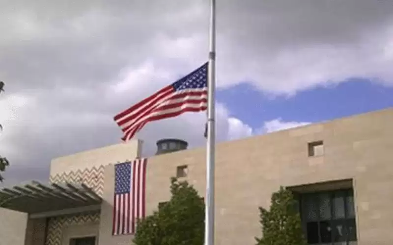 السفارة الأمريكية تحظر على رعاياها من