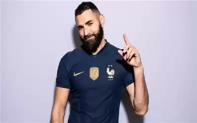 رسالة غامضة ينشرها كريم بنزيمة