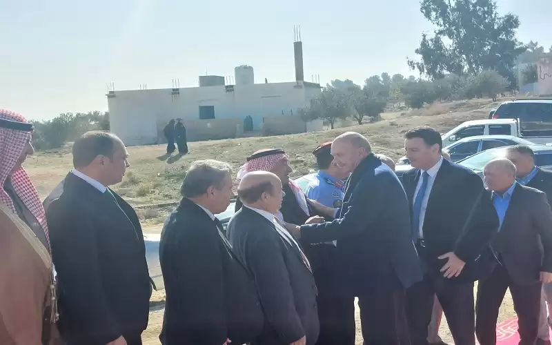 الفايز والصفدي في عزاء الدلابيح