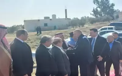 الفايز والصفدي في عزاء الدلابيح