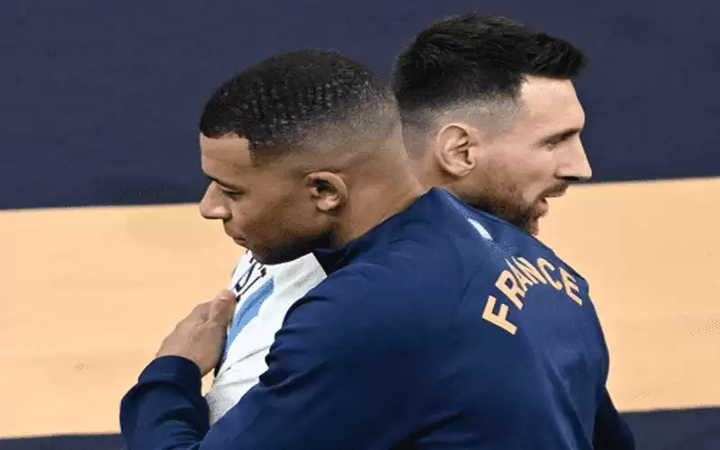 مبابي يخطف صدارة هدافي كأس العالم