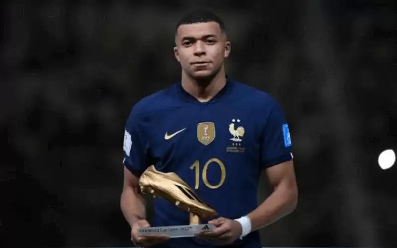 مبابي يحرز لقب هداف كأس العالم