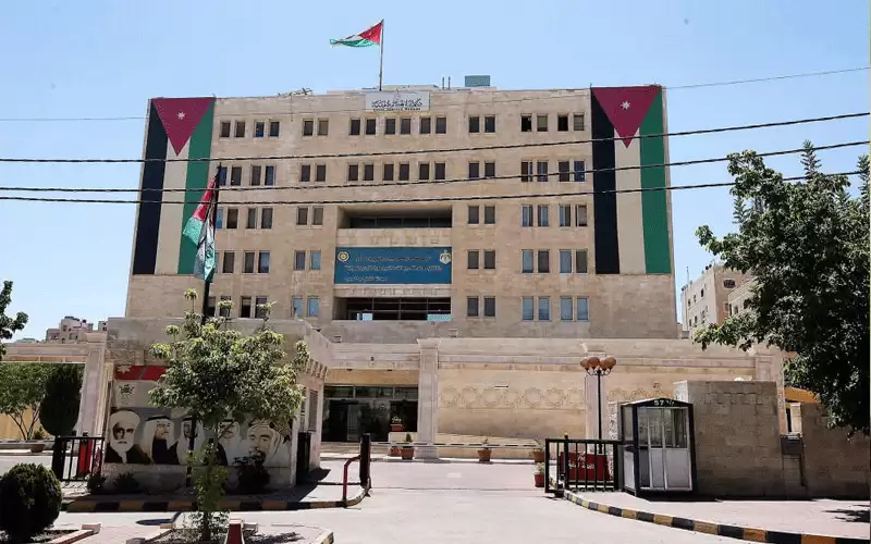 الخدمة المدنية يدعو مرشحين للامتحان التنافسي