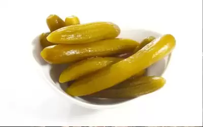 مخاطر صادمة لتناول المخللات.. إياك والإكثار