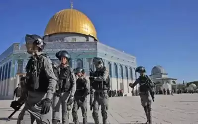 إسرائيل تمنع الفلسطينيين من دخول المسجد