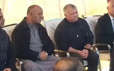 الملك يقدم واجب العزاء بالشهيد الشقارين