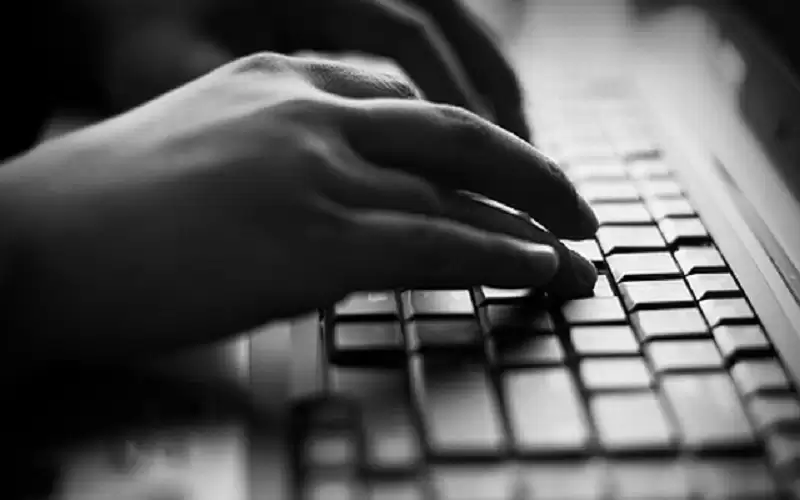 تحذيرات من تداول الشائعات عبر شبكات