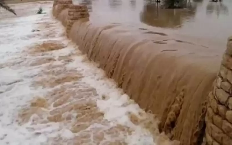 أمطار غزيرة جنوبي المملكة وتحذيرات من