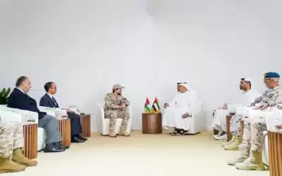 ولي العهد يؤكد أهمية توسيع التعاون