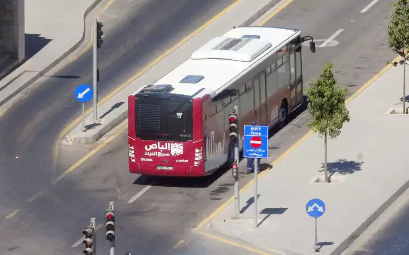 الحكومة تنوي إنشاء باص سريع بين