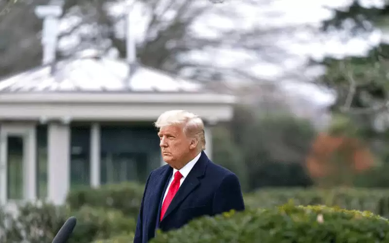 ترامب يتهم الـFBI بإخفاء معلومات عن